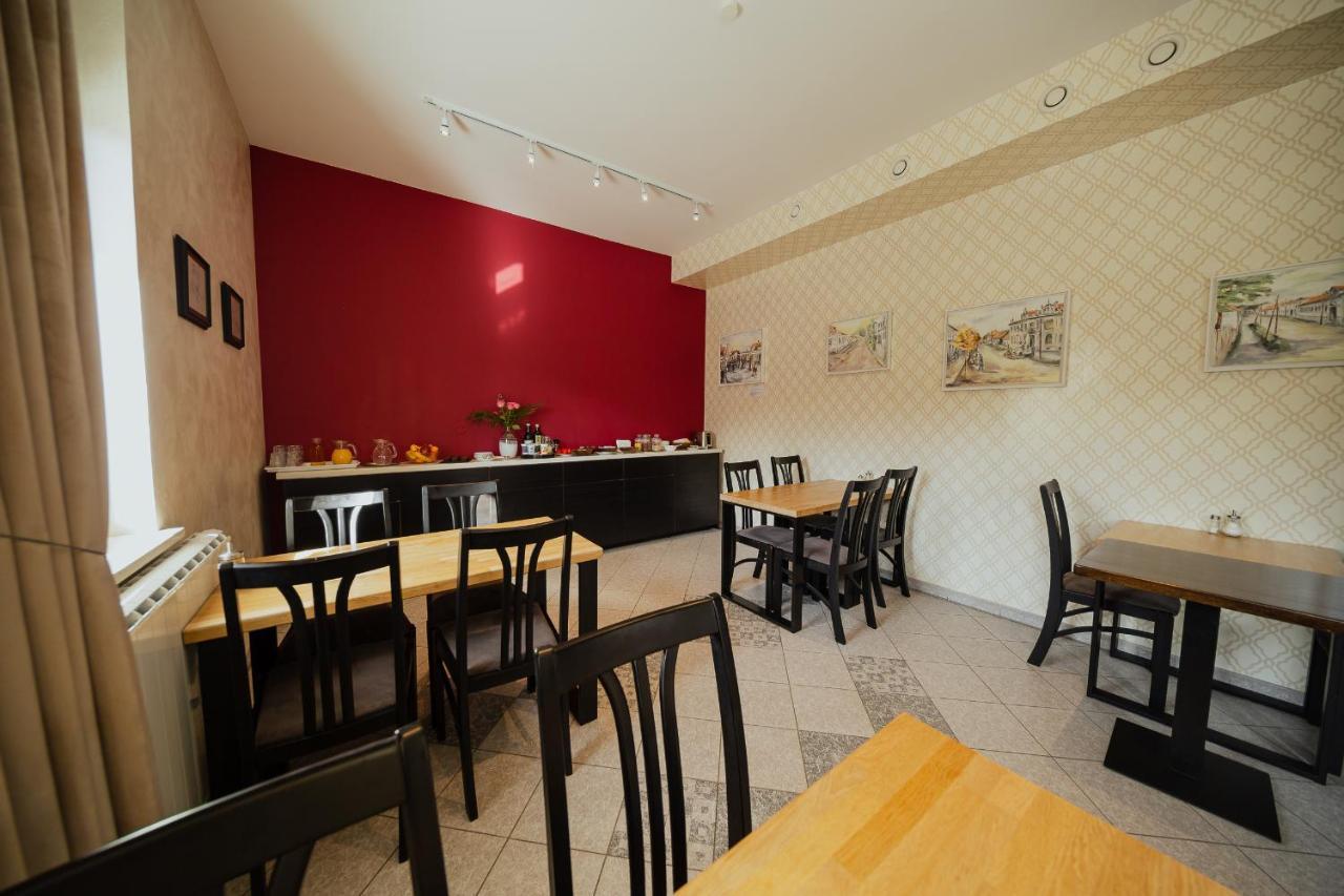 Hotel Maj Inn Моравске-Топлице Екстериор снимка