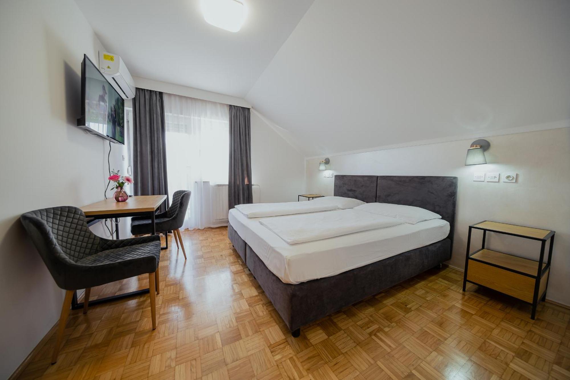 Hotel Maj Inn Моравске-Топлице Екстериор снимка