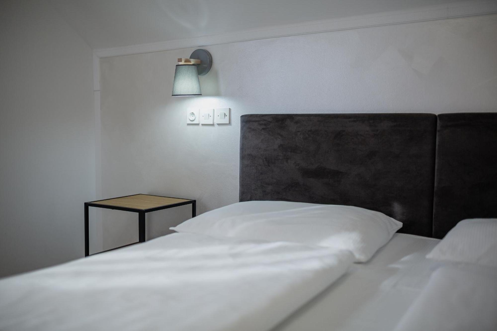 Hotel Maj Inn Моравске-Топлице Екстериор снимка