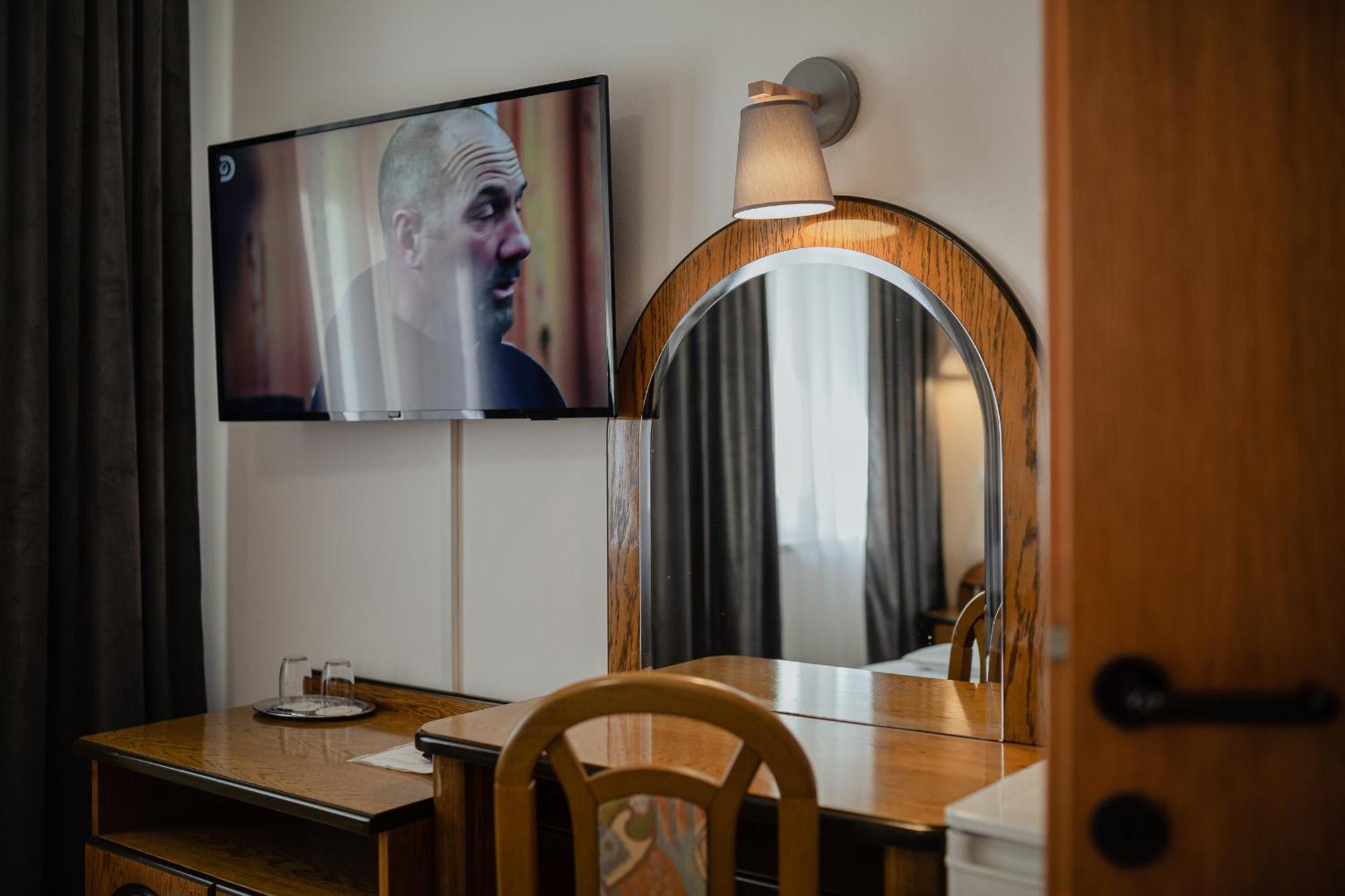 Hotel Maj Inn Моравске-Топлице Екстериор снимка